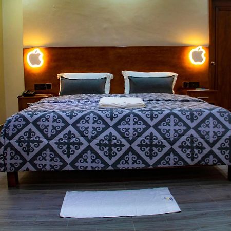 Hotel L'Apero Котону Екстер'єр фото
